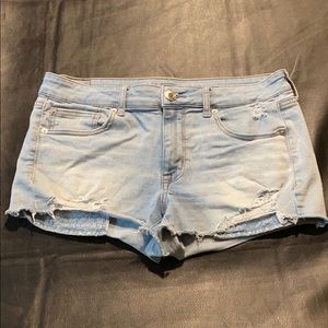 Light wash AE shorts